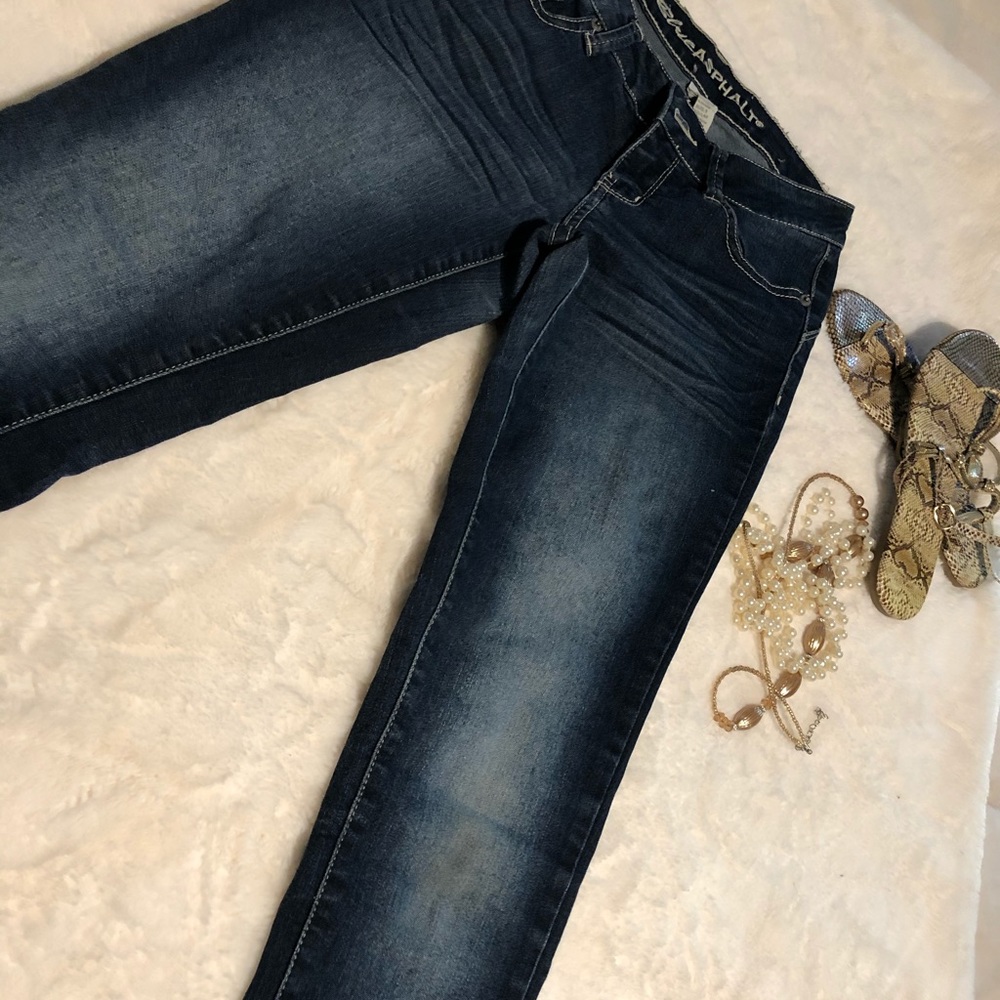 Blue sphalt medium wash jeans